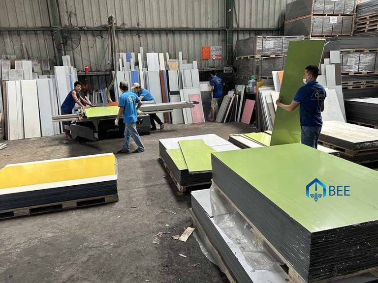 Mbee MBEE - Lắp đặt vách ngăn vệ sinh tấm compact tại Trà Vinh - Mbee