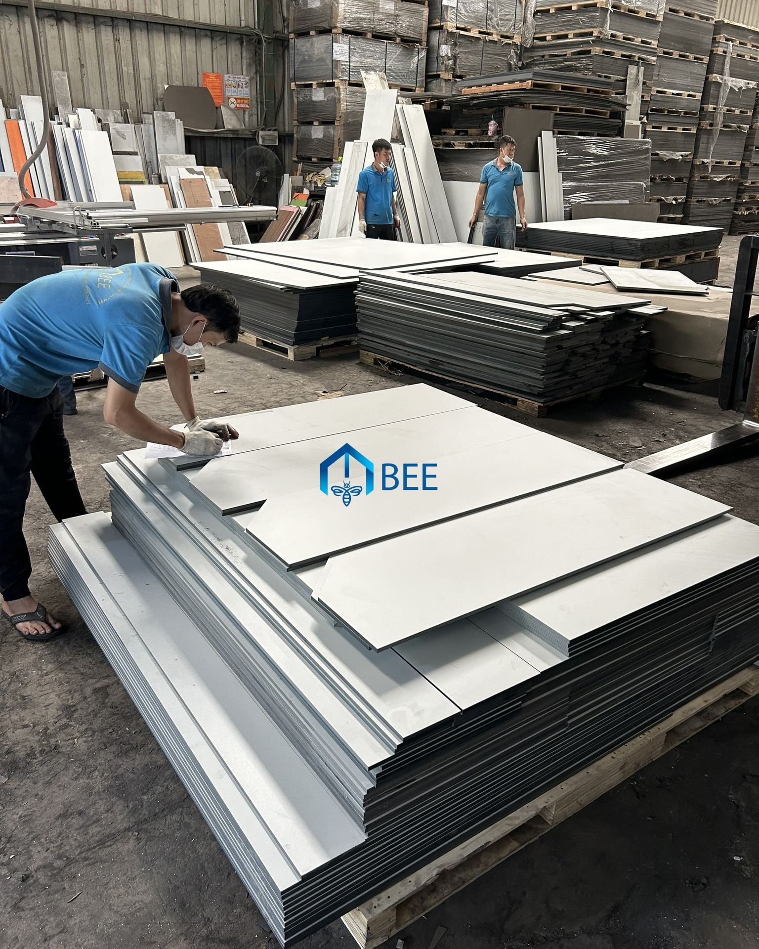 Tại Sao Tấm Compact HPL Được Ưa Chuộng Trong Ngành Xây Dựng?