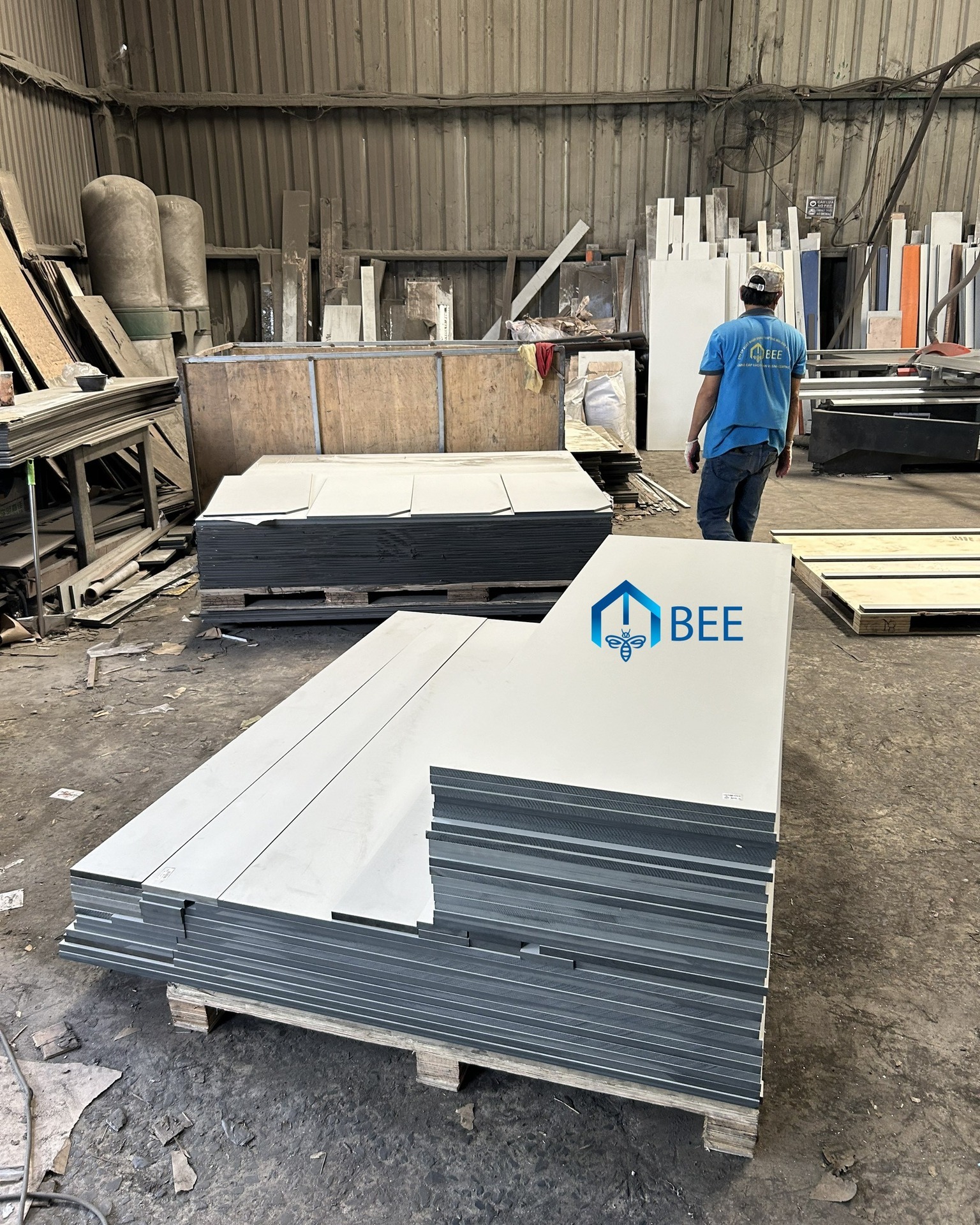 Cung Cấp Vách Ngăn Vệ Sinh Tấm Compact Tại MBEE 2025