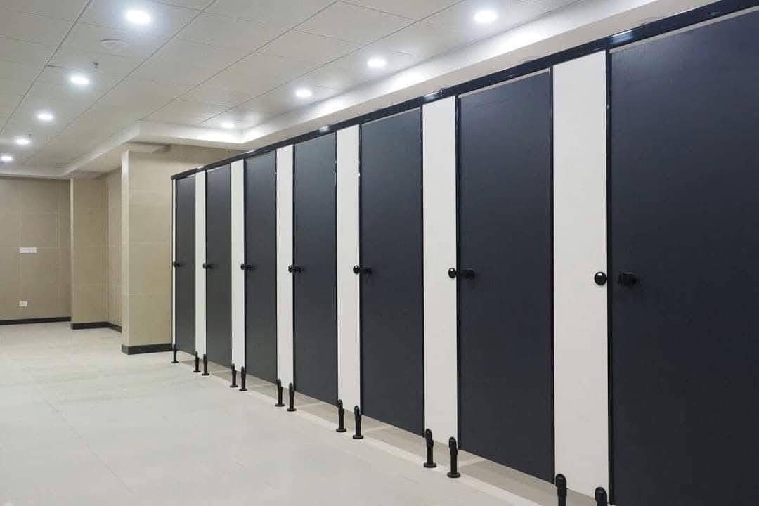 Ứng Dụng Đa Dạng Của Vách Ngăn Compact Trong Công Trình