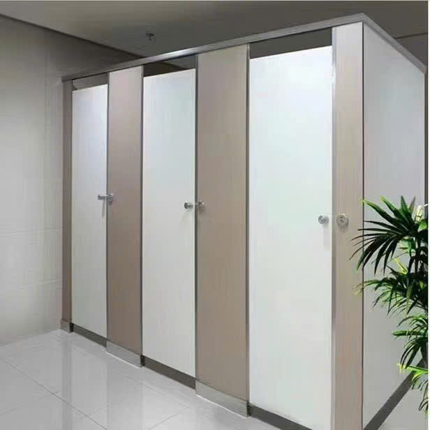Tấm Compact HPL Cho Khu Vực Ẩm Ướt: Lựa Chọn Tối Ưu