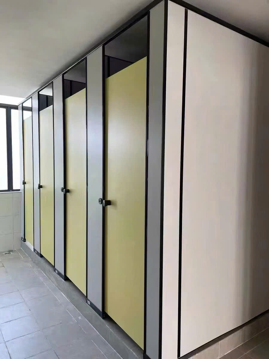 Tấm Compact HPL Cho Khu Vực Ẩm Ướt: Lựa Chọn Tối Ưu