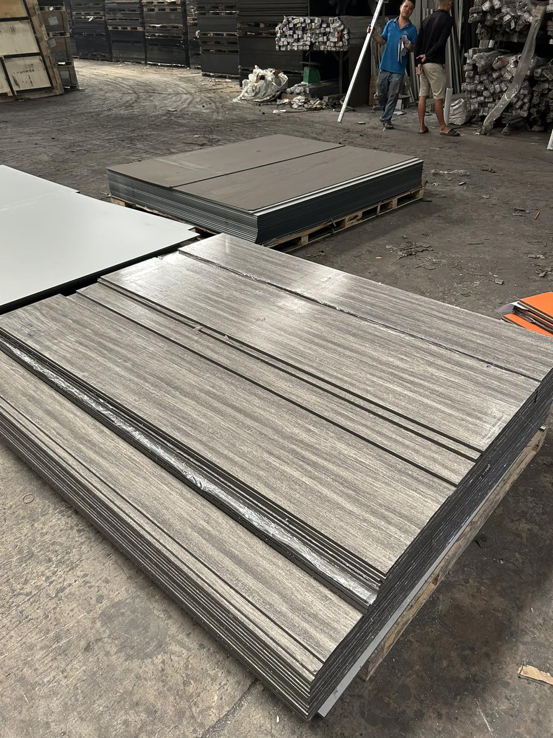 Đừng Mua Vách Ngăn Tấm Compact Nếu Bạn Chưa Biết Những Điều Này