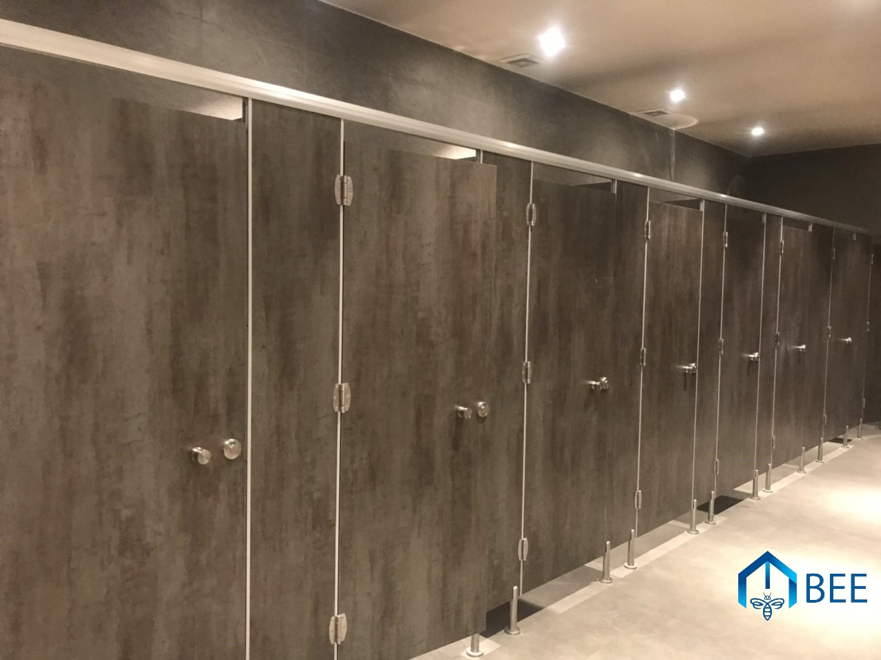 Thi Công Vách Ngăn Vệ Sinh Tấm Compact tại Phường Bình Lợi Trung, TP. Hồ Chí Minh