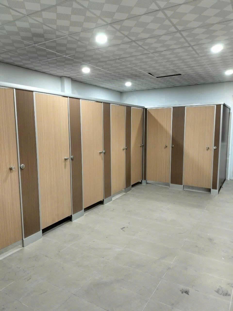 Thi Công Vách Ngăn Vệ Sinh