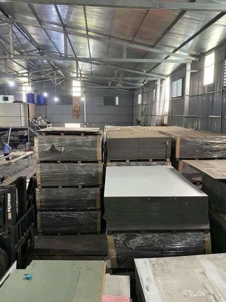 Thi Công Vách Ngăn Vệ Sinh