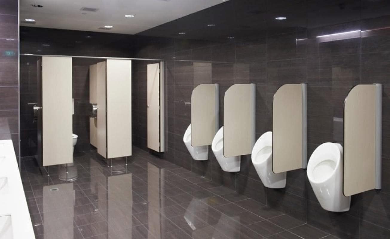 Thi Công Vách Ngăn Vệ Sinh Tấm Compact HPL Tại Phường Cầu Ông Lãnh, TP. Hồ Chí Minh