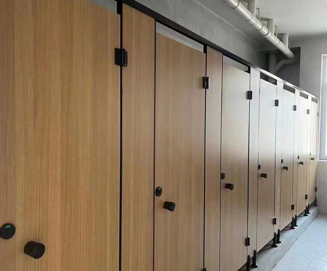 12 Ưu Điểm Vượt Trội Của Vách Ngăn Nhà Vệ Sinh Tấm Compact CDF