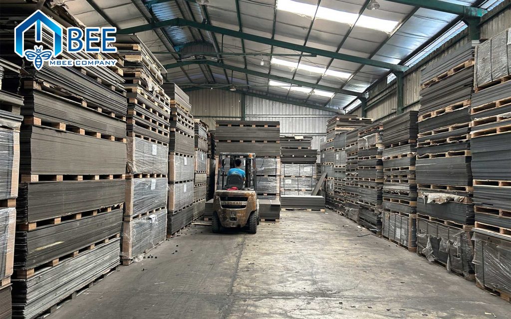 Mbee cung cấp vách ngăn vệ sinh chất lượng, giá tại kho