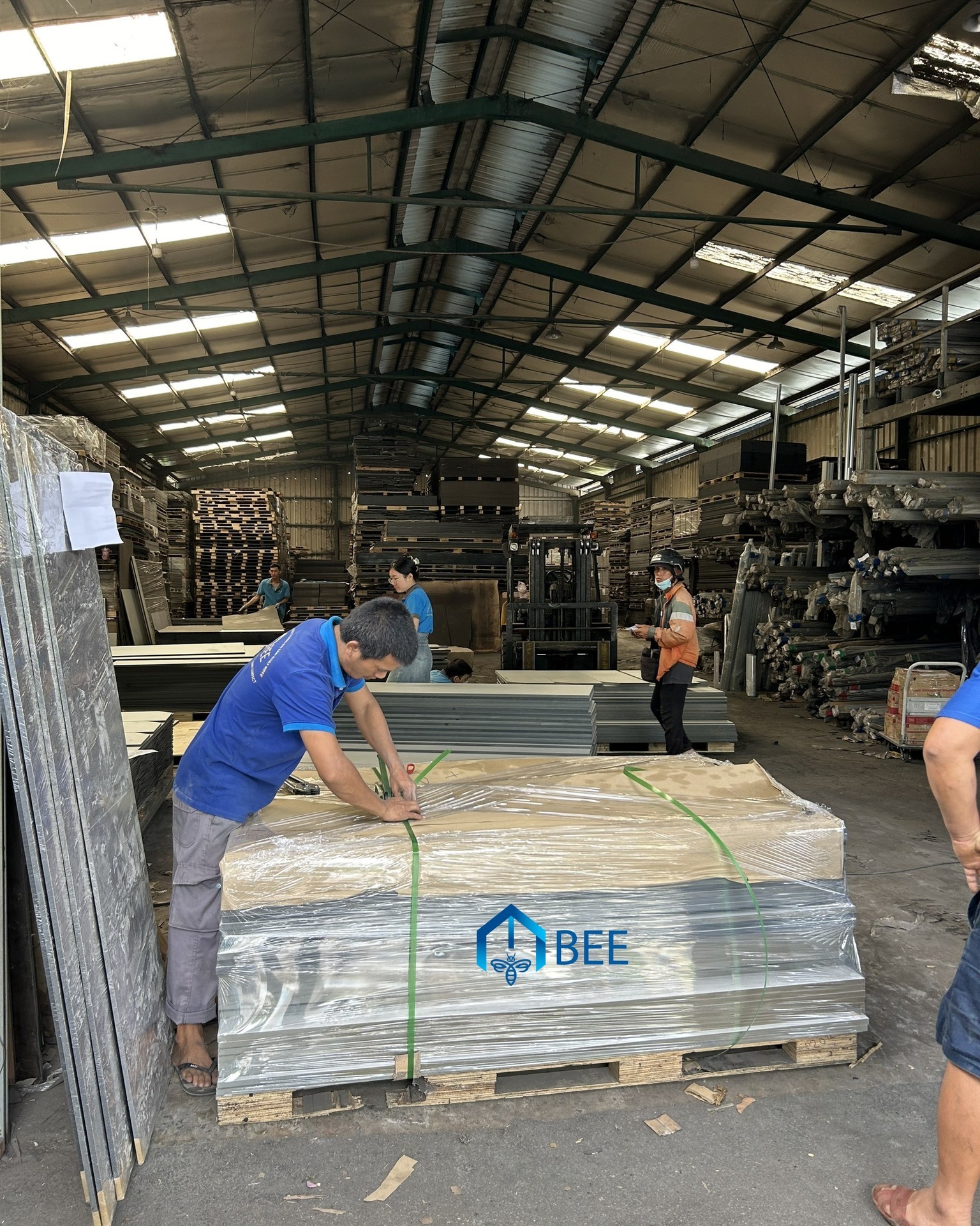 Tấm Compact HPL Mã Màu 1068 – Giải Pháp Vách Ngăn