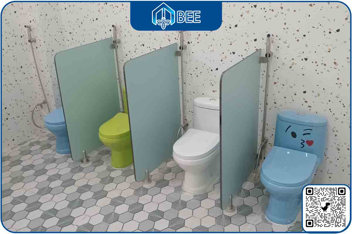 Thi Công Vách Ngăn Vệ Sinh Tấm Compact