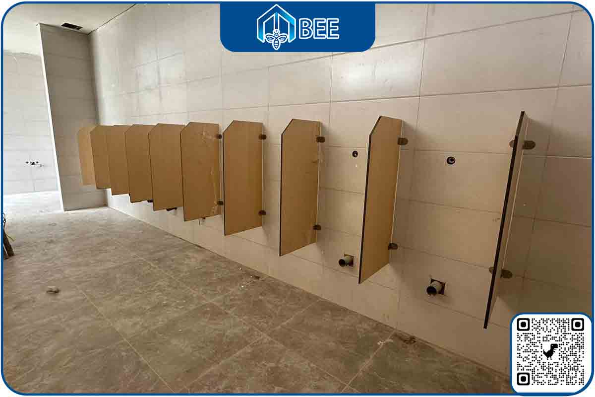Lắp Đặt Vách Ngăn Vệ Sinh Tấm Compact
