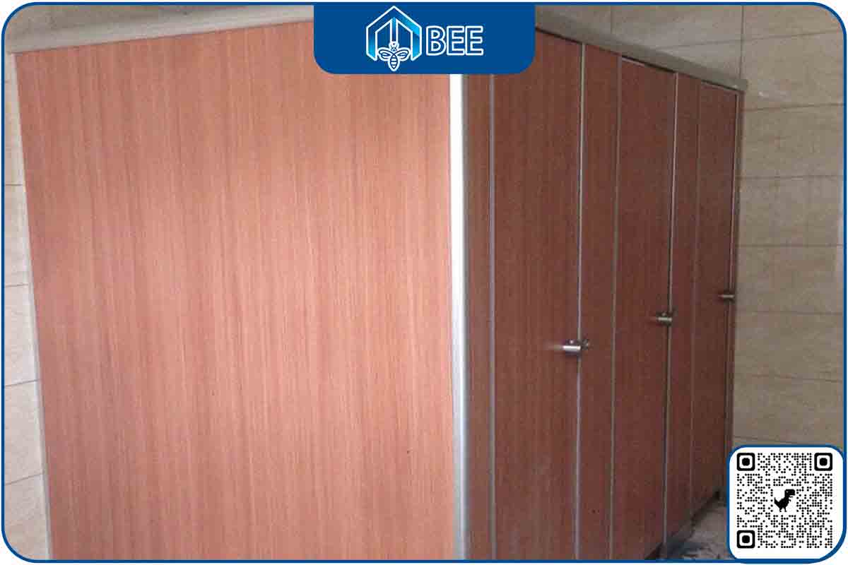 Lắp Đặt Vách Ngăn Vệ Sinh Tấm Compact