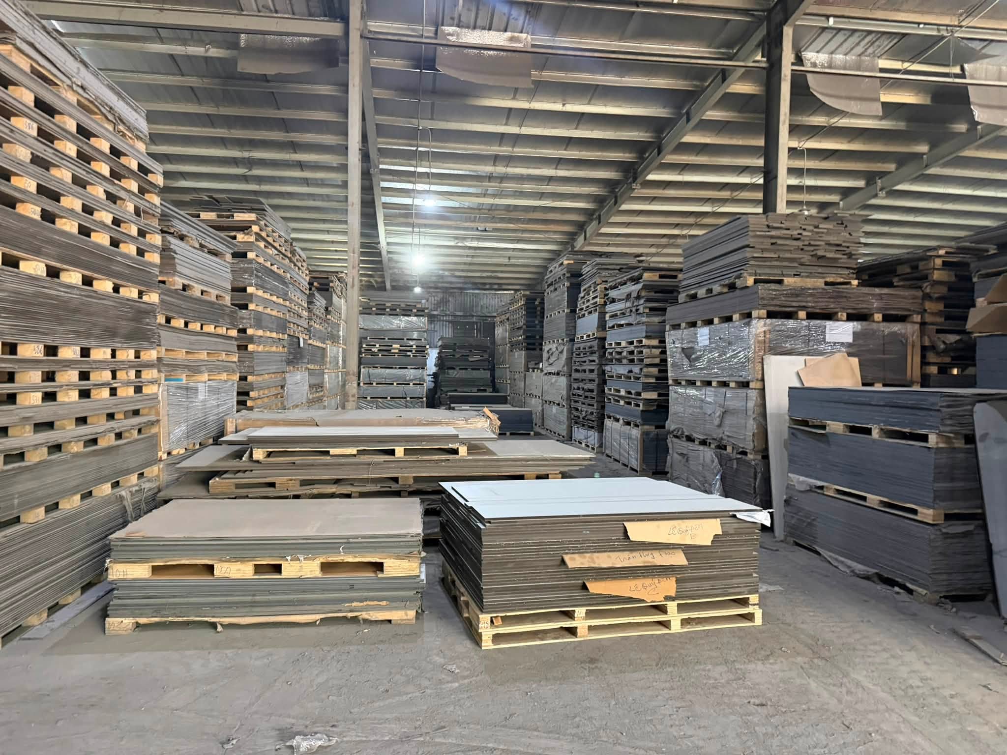Báo Giá Tấm Compact CDF 9/2026 - Chi Tiết | Vách Ngăn Vệ Sinh Mbee